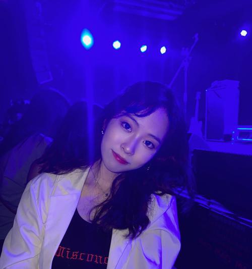 如何拍摄出精美的live图？（掌握关键技巧，让你的照片更生动动人）