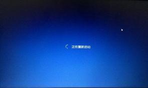 解决显示器无限重启故障的方法（如何修复显示器重启问题）