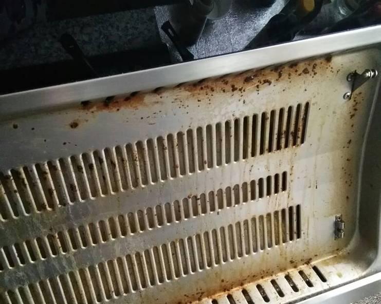 如何彻底清洗油烟机（保持厨房空气清新）