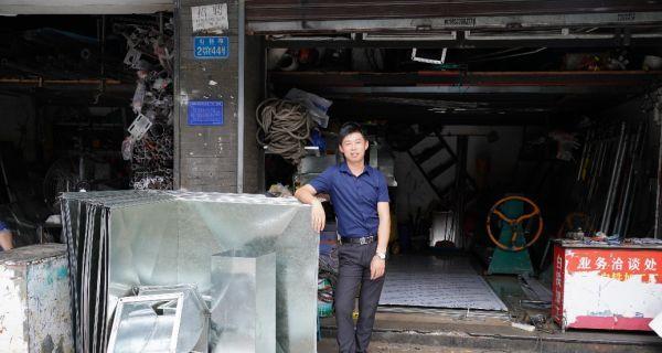 白铁油烟机的清洗方法及技巧（轻松解决油烟机清洗难题）