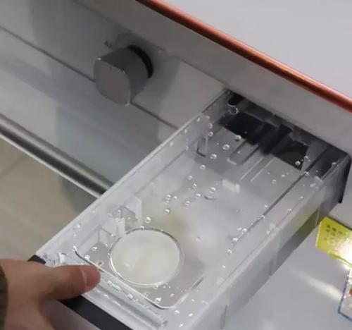 集成灶烟管清洁的指南（轻松解决集成灶烟管积碳和油垢问题）