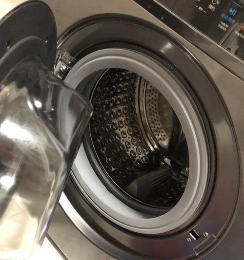 如何清洗没有自洁功能的洗衣机（简单有效的清洗方法）