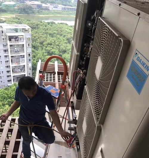 空调故障与维修方法（解决空调故障的维修技巧）