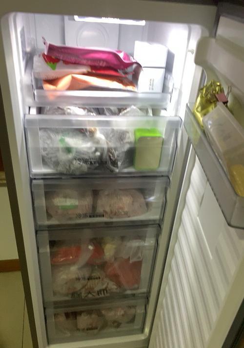 冰柜不冻的原因解析（深入探究冰柜不冻的原因与解决方法）
