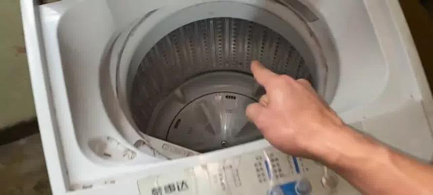 解读TCL洗衣机E3故障代码的原因与解决办法（探寻E3故障代码背后的故事）