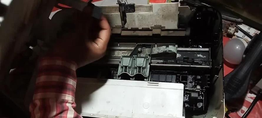 解决佳能办公打印机卡纸问题的方法（快速处理佳能办公打印机卡纸情况）
