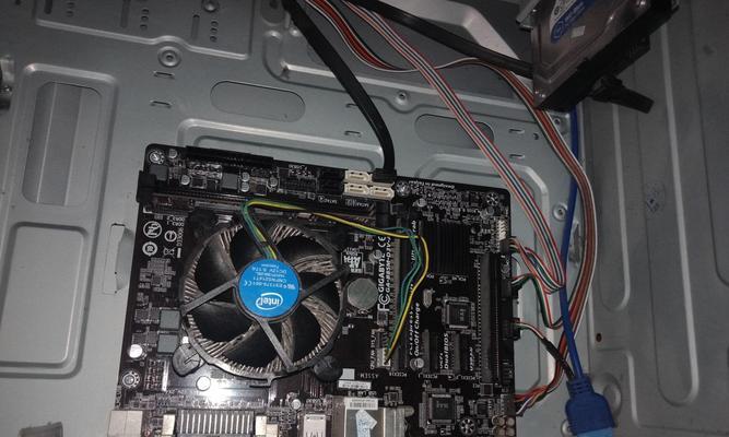 电脑叫六声后自动关机怎么解决？