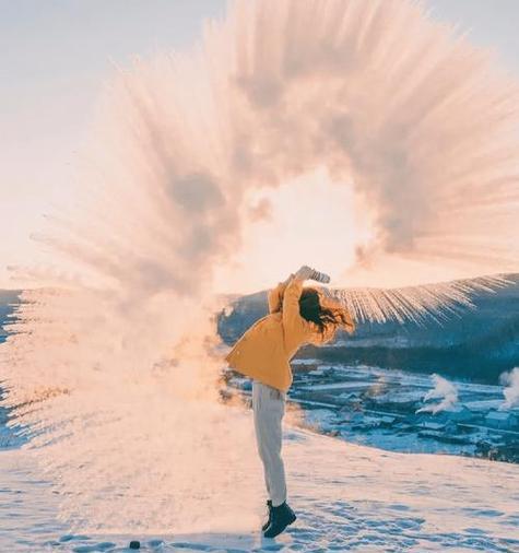 雪天男生手机拍照姿势有哪些？