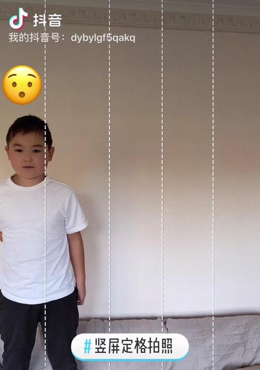 手机拍照时如何找到编号？