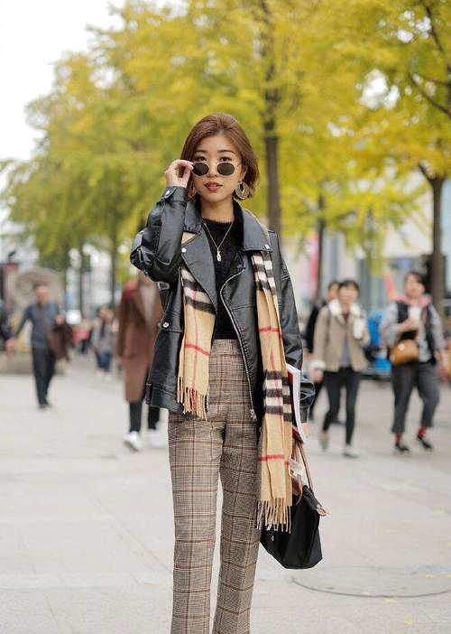 如何用手机控制户外街拍摄像机？