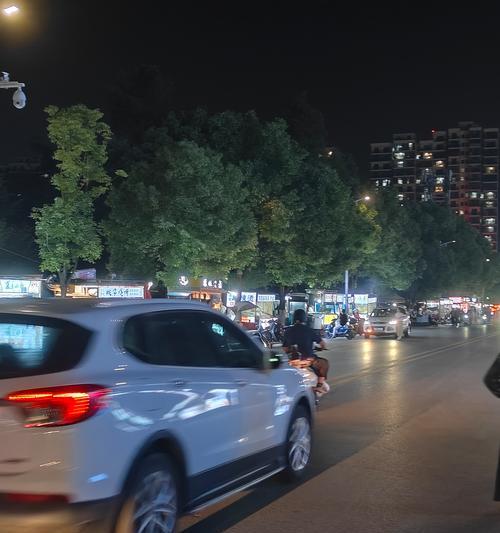 夜晚在室内如何用手机拍出好照片？有哪些技巧？