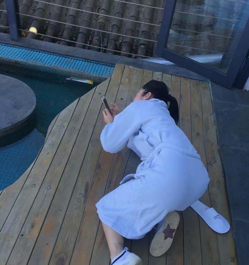 手机放在地上怎么样拍照最好看？地面角度如何调整？